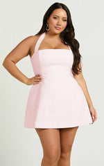 Minivestido Dante - Vestido con cuello halter, lazo y falda tulipán en rosa
