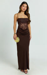 Vestido maxi Rania - Vestido con cuello desbocado al bies, talle bajo y corpiño de encaje en contraste color chocolate