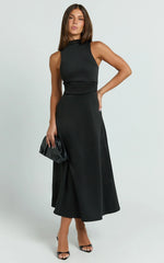 Vestido Midi Macy - Vestido Acampanado de Cuello Alto en Negro