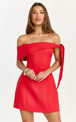 Minivestido Cecilia - Vestido con detalle de lazo y hombros descubiertos en rojo